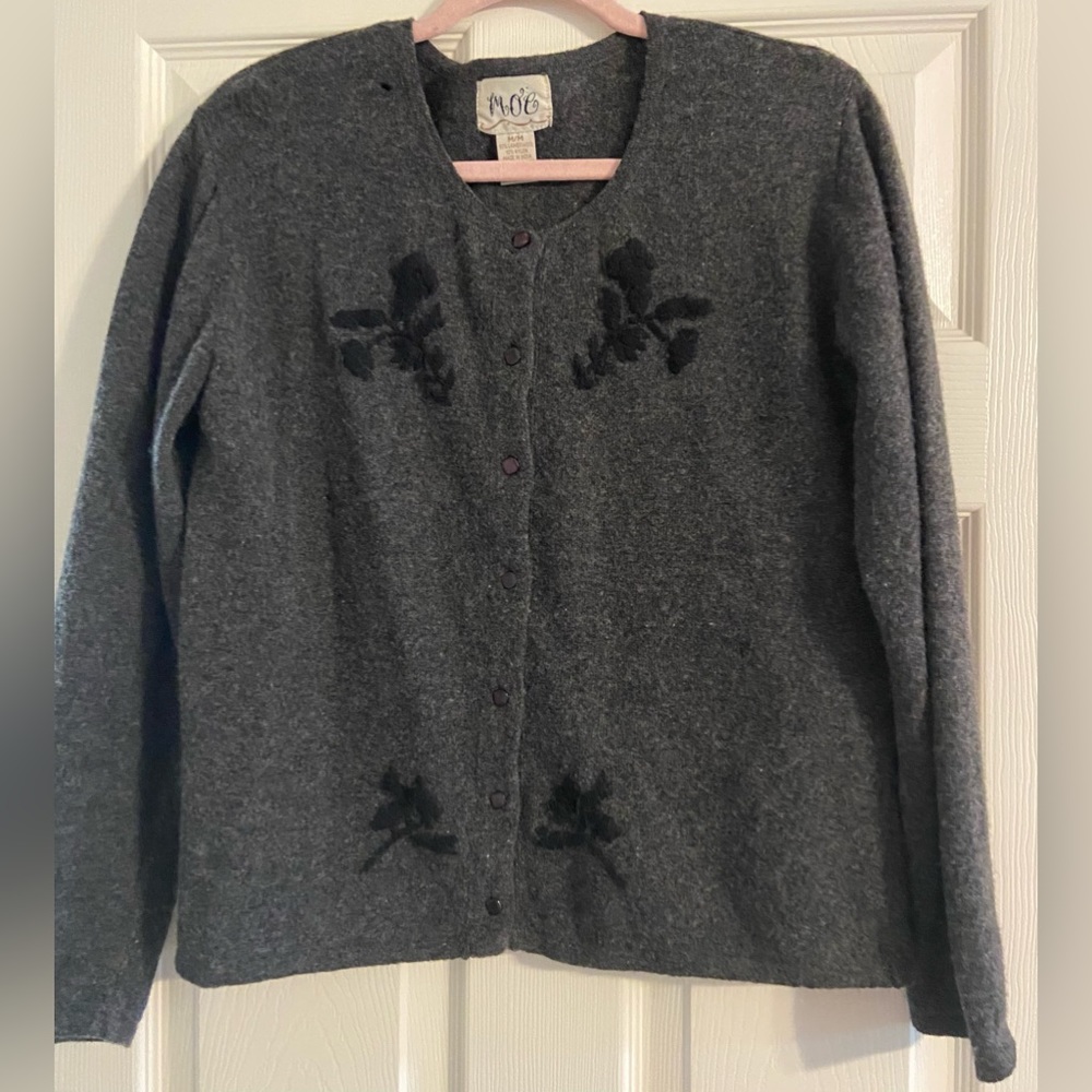 Moe women’s gray lambs wool button up cardigan with black flower details